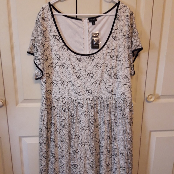 torrid Dresses & Skirts - Torrid Lace Pleated Dress torrid Dresses & Skirts - Torrid Lace Pleated Dress
